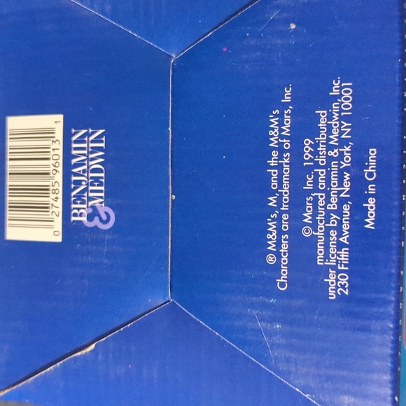 Red M&M's Soap dispenser 1999 - Picture 7 of 8